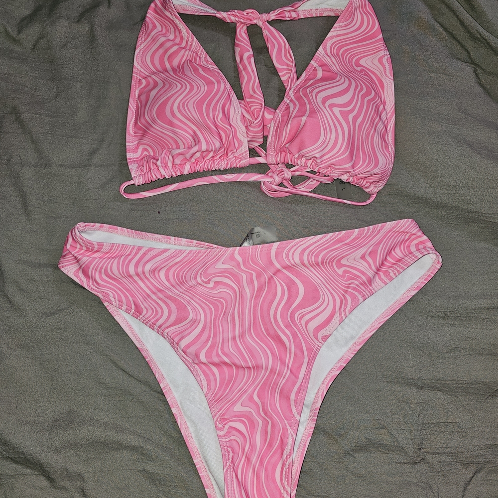 SHEIN Pink 70s Wave Bikini Set High Cut Bottoms